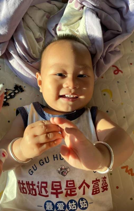  1岁8个月男童春节探亲鼠药中毒致昏迷 爸爸：他最爱喊爸爸妈妈，还没好好看看这个世界 新闻