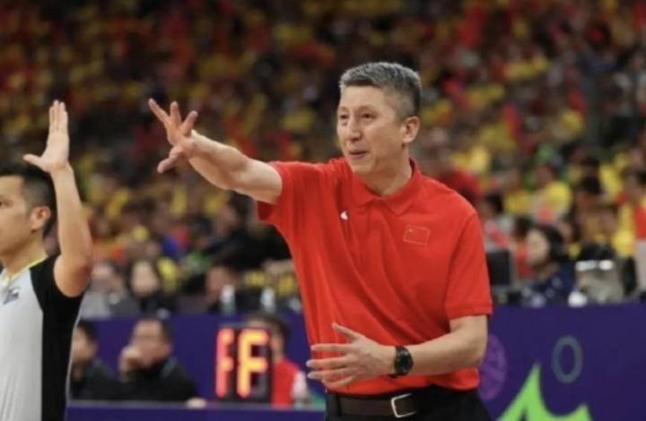  郭士强：中国男篮非常团结，连续两场逆转依靠为国而战的信仰 新闻 郭士强：中国男篮非常团结，连续两场逆转依靠为国而战的信仰 新闻