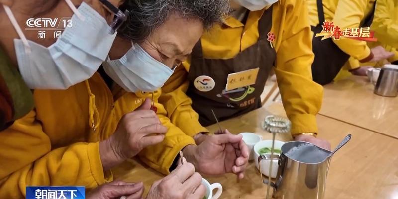  新春走基层丨“如果点了美式却来了拿铁，请多包涵” 新闻