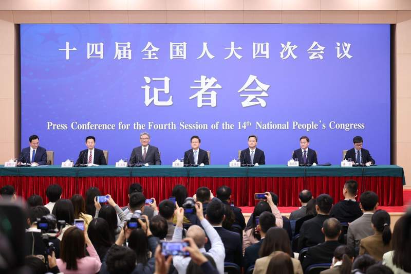  吴清主席在十四届全国人大四次会议经济主题记者会上答记者问 新闻