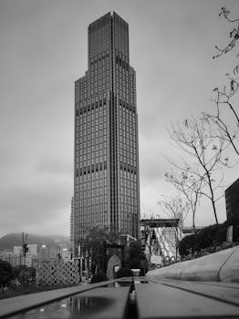  创新药板块强势反弹；政策春风吹暖生物医药；景气周期延续带来新机遇。 健康养生