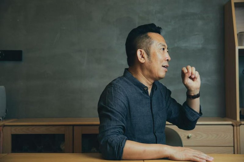  西贝风暴来袭；老将董俊义临危受命；贾国龙选择后退一步。 企业服务