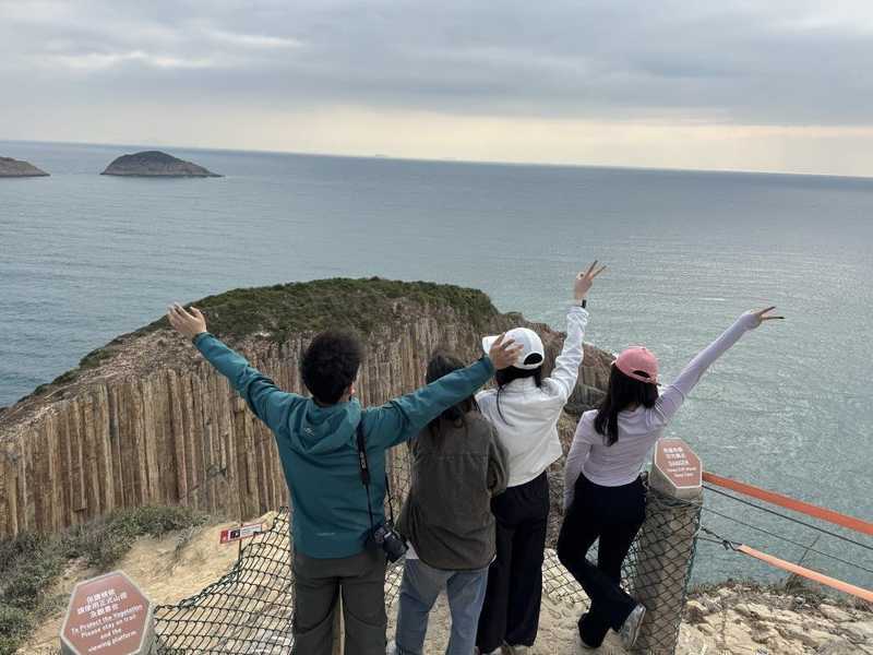  异乡春节，陌生人围坐一桌；临时搭子，跨越多城追年味。 文化旅游 异乡春节，陌生人围坐一桌；临时搭子，跨越多城追年味。 文化旅游