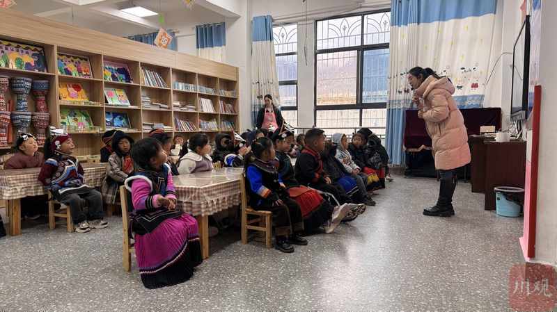  彝族女孩六年蜕变；从怯生歌声到自信梦想；国家法律草案开启新篇。 教育招生