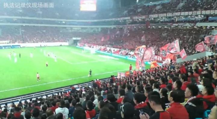  赛场欢呼声中，失信者难逃法网；成都高新法院执行干警精准出击。 新闻 赛场欢呼声中，失信者难逃法网；成都高新法院执行干警精准出击。 新闻 赛场欢呼声中，失信者难逃法网；成都高新法院执行干警精准出击。 新闻