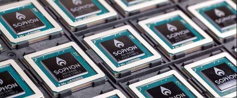  终于不用看别人脸色了：DeepSeek与华为的这场“双向奔赴”，藏着中国AI的破局密码 汽车科技